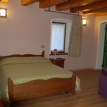 Il Nocciolo Bed & Breakfast Bard Exterior photo