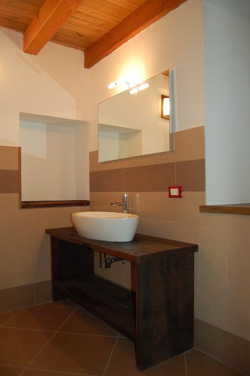Il Nocciolo Bed & Breakfast Bard Exterior photo