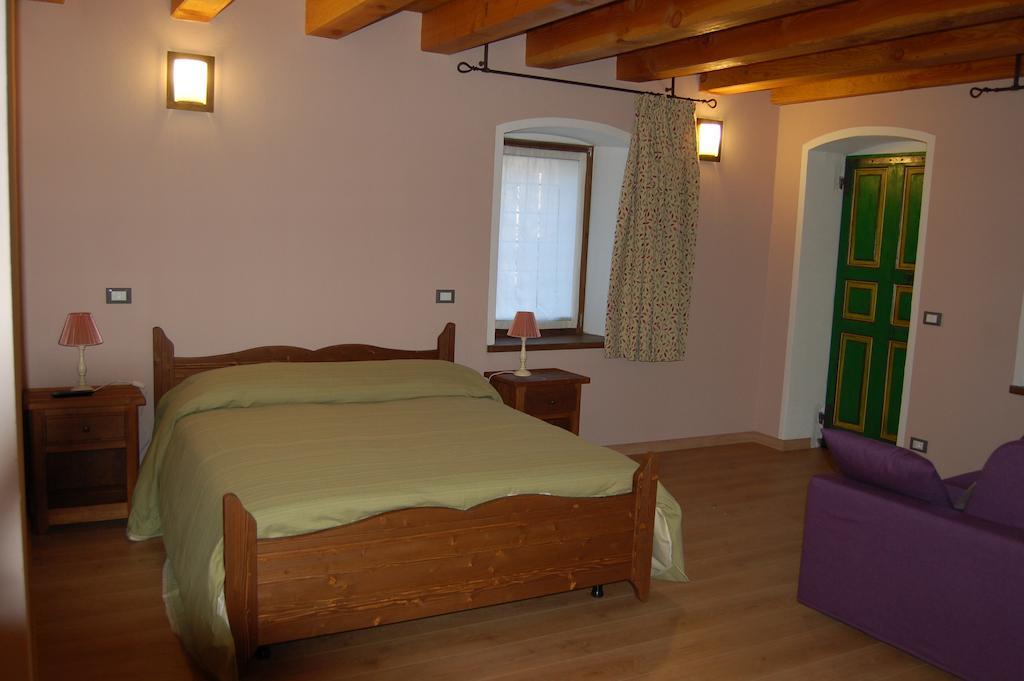 Il Nocciolo Bed & Breakfast Bard Exterior photo